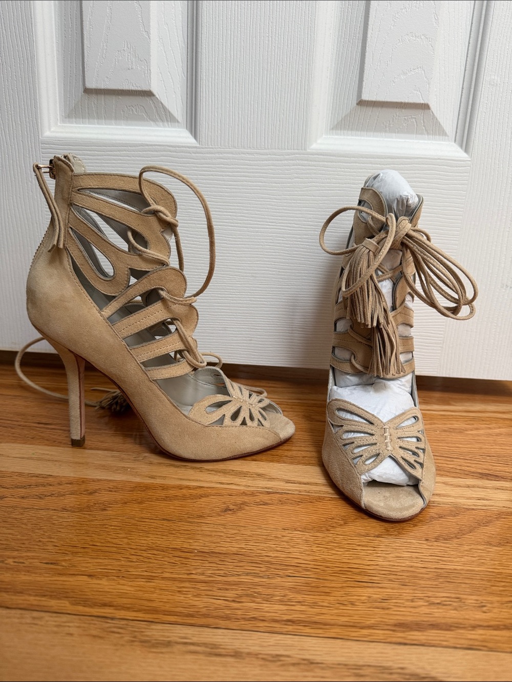 Alice & Olivia Lace-Up Suede High Heel Sandals in Taupe Size 6.5 Women’s